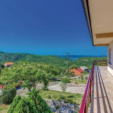 Beautiful In With 2 Bedrooms And Wifi Διαμέρισμα Grižane