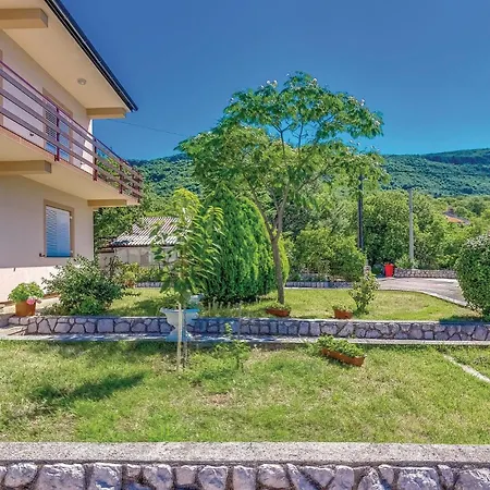 Διαμέρισμα Beautiful In With 2 Bedrooms And Wifi Grižane