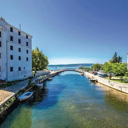 Διαμέρισμα Beautiful In With 2 Bedrooms And Wifi