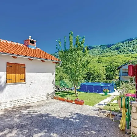 Διαμέρισμα Beautiful In With 2 Bedrooms And Wifi Grižane