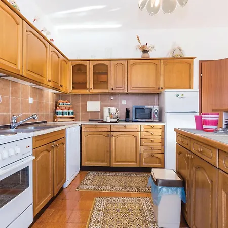 Beautiful In With 2 Bedrooms And Wifi Grizane-Belgrad