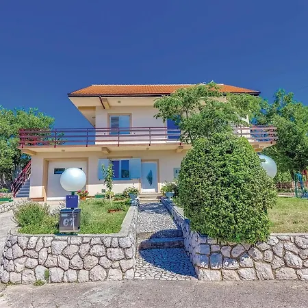 Beautiful In With 2 Bedrooms And Wifi Apartment *
